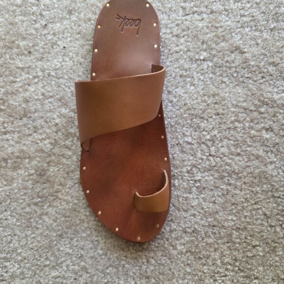 BEEK Leather Finch Toe Ring Sandal NWB - Picture 2 of 5